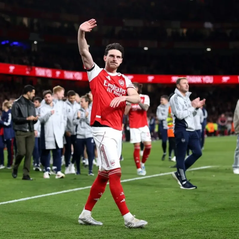 Arsenal Lift Premier League Trophy After 22-Year Wait