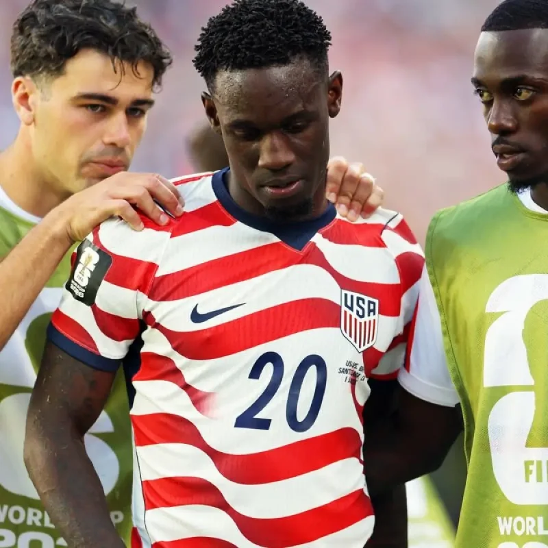 US Beats Bosnia 2-0, Reaches World Cup Round of 16