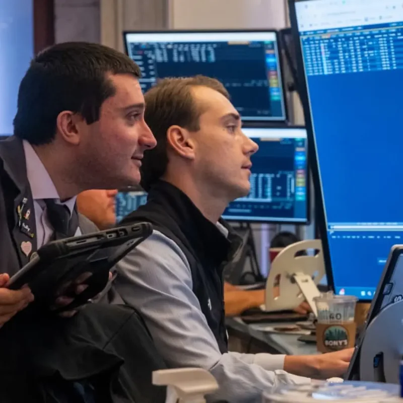 US Stock Futures Plunge, Oil Surges 6% After Trump Ends Iran Ceasefire