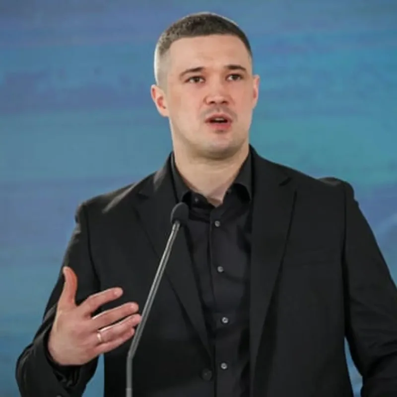 Zelenskyy Dismisses Defense Minister Mykhailo Fedorov in Major Reshuffle