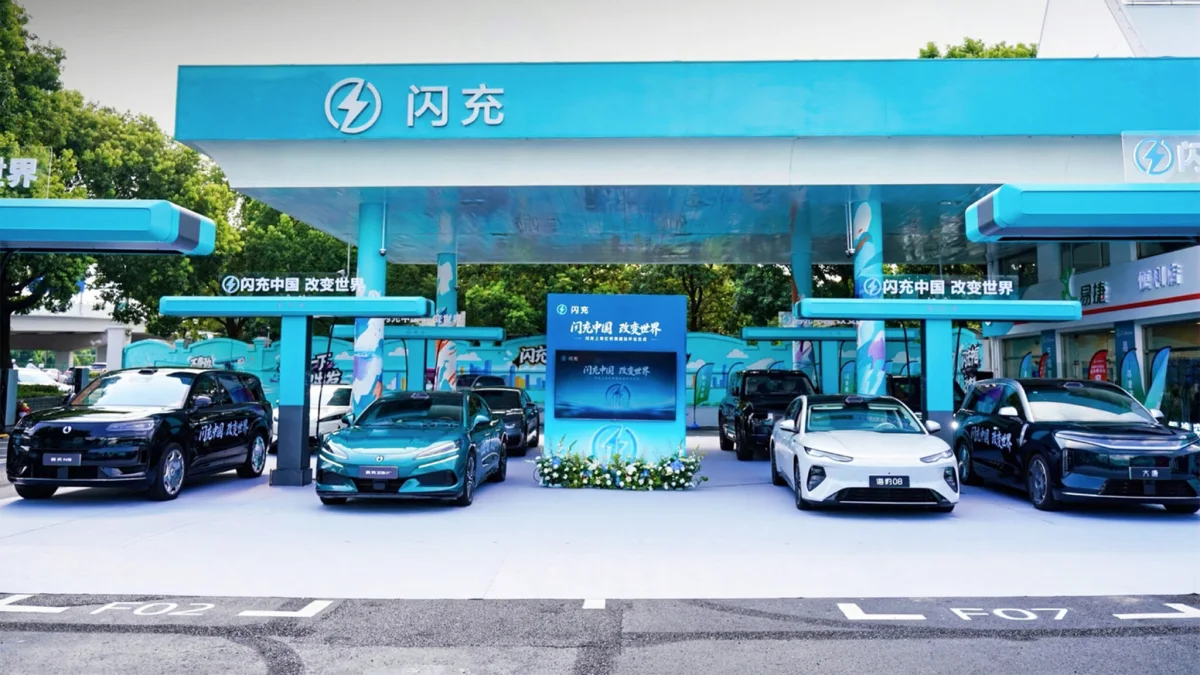 Sinopec Replaces Gas Pumps with BYD's 1,500 kW Flash Chargers