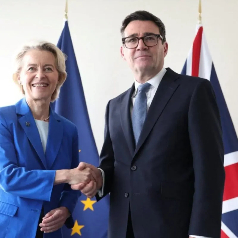 Flags of the European Union and the United Kingdom symbolizing trade negotiations