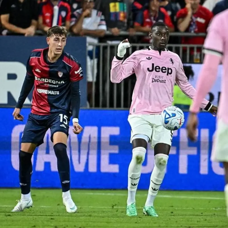Randal Kolo Muani celebrates his equalizer for Juventus against Cagliari