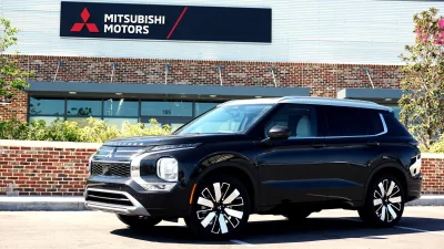 Mitsubishi Dealers Dump Cars at Huge Losses as Brand Shrinks in US