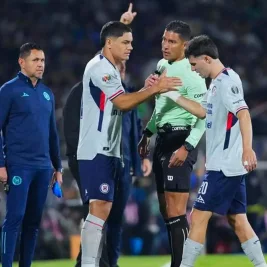 Cruz Azul's José Paradela Subbed Off Early in Liga MX Final After Heavy Collision