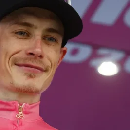 Jonas Vingegaard Retains Pink Jersey Ahead of Giro Final Week