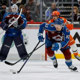 Gabriel Landeskog Uses AI Insoles to Monitor Knee Injury Recovery