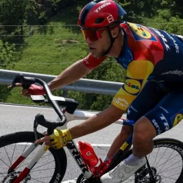 Jonathan Milan Apologizes to Lidl-Trek After Giro d'Italia Stage 18 Defeat
