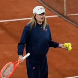 Zaniewska Guides Kostyuk to Perfect Clay Streak