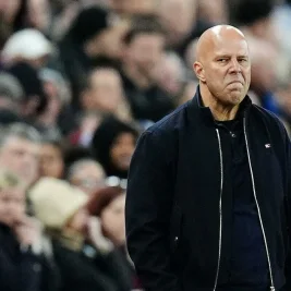 Pundit Predicts Managerial Shuffle Involving Arne Slot and PSV