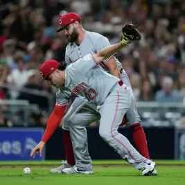Padres Capitalize on Reds' Bunt Errors in 6-2 Win