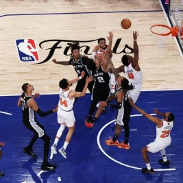 Knicks Rally from 29-Point Deficit to Beat Spurs in Game 4
