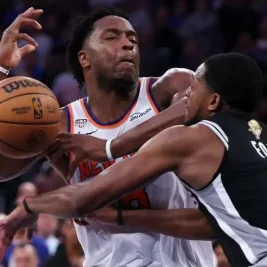 Knicks Stun Spurs in Game 4 After Fox's Late Turnover