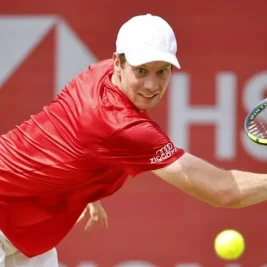 Van de Zandschulp Beats Wendelken in Queen's Club First Round