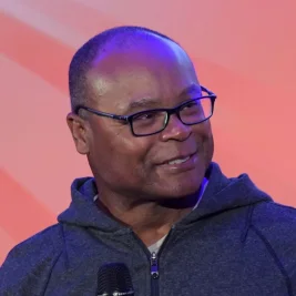 Bears Legends Singletary and Urlacher Clash Over Stadium Move to Indiana