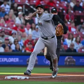 Nolan Arenado Singles in Emotional Return to St. Louis
