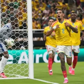Daniel Munoz's Deflected Goal Sends Colombia to World Cup Last 32
