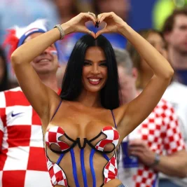 Ivana Knoll Cheers Croatia at World Cup After US Tour
