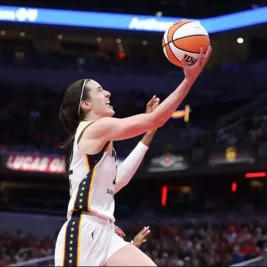 Phoenix Mercury Edge Indiana Fever as Caitlin Clark Exits With Injury