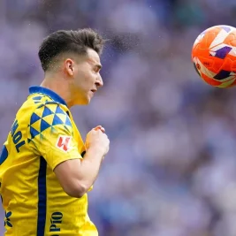 Feyenoord Agrees to Sign Defender Mika Marmol from Las Palmas