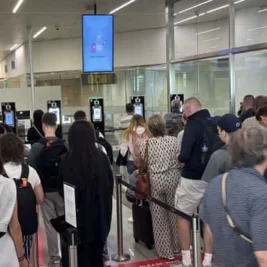 Airlines and Airports Urge EU to Suspend Biometric Border Checks Amid Summer Chaos