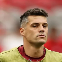 Chelsea Pursues Sunderland Captain Granit Xhaka Amid Fan Debate