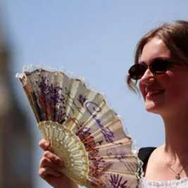 UK Heatwave Intensifies: Temperatures Reach 34C, Health Alerts Issued