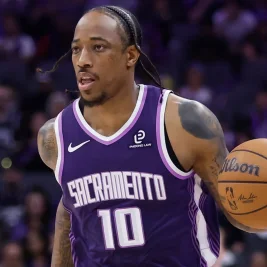 Kings Waive DeMar DeRozan to Clear Salary Cap Space