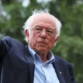 Bernie Sanders Warns Tech Giants Aim to Replace Teachers with AI