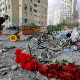 Russian Strikes Injure 12 in Kyiv and Odesa; Ukraine Hits Tankers