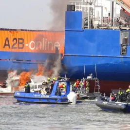 Pleasure Boat Fire on Dordtse Kil Forces Passenger Evacuation