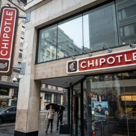 Chipotle's First Mexico Restaurant Draws Criticism and Skepticism