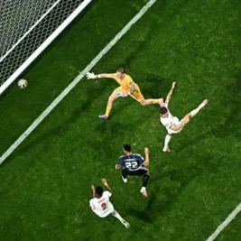 Argentina Beats England 2-1 to Reach World Cup Final