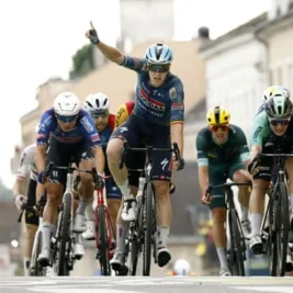 Tim Merlier Wins Tour de France Stage 12 Amid Sprint Crash