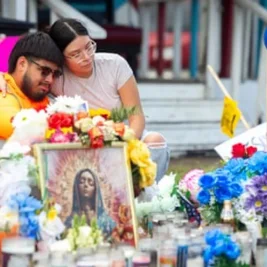 Magnolia Park Residents Protest After Federal Agents Kill Local Man