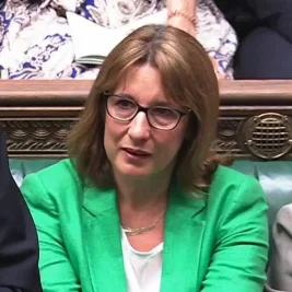 Starmer Defends Record in Final PMQs, Says UK Better Off Than Two Years Ago