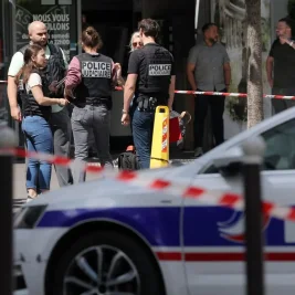 Knife Attack in Paris Leaves Three Women Injured Near Porte de Clichy