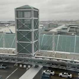 Canada Considers Airport Privatization to Fund Sovereign Wealth Fund