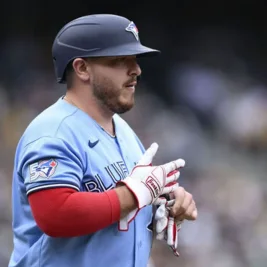 Alejandro Kirk's Bat Shatters Window at Nationals Park
