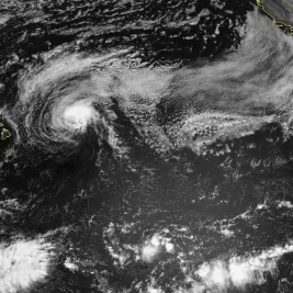 High Surf Warning Issued for Kaua‘i as Hurricane Fausto Weakens