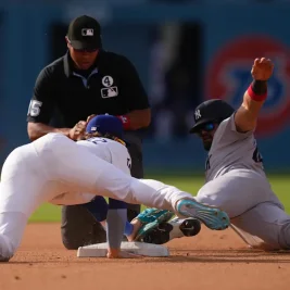 Pirates Rookie Esmerlyn Valdez Exits Game After Hand Injury