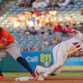 Astros Rally Late to Beat Angels 6-4, Split Series