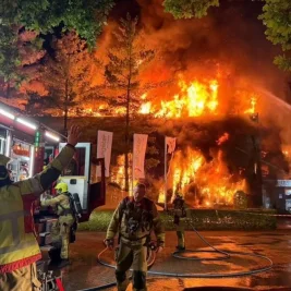 Fire Destroys Youth Care Center in Beekbergen, One Hospitalized