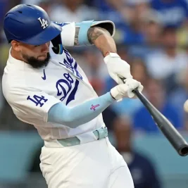 Dodgers Beat Mariners 4-2 Behind Lauer's Scoreless Start