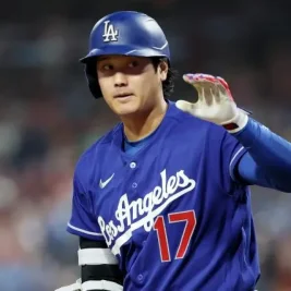 Dodgers Rest Ohtani Due to Knee Soreness