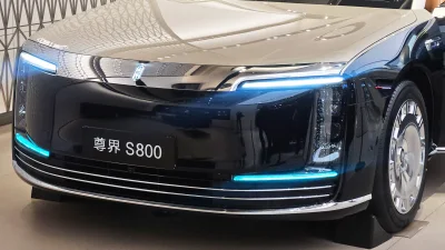 China Bans Turquoise Self-Driving Lights That Were Never Legal
