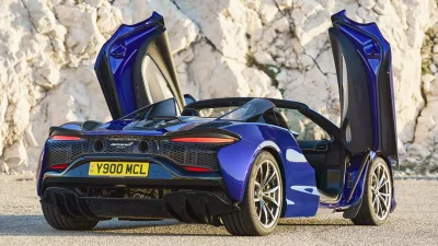 McLaren Offers 0% APR on Artura to Clear US Inventory