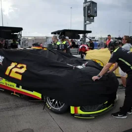 Rain hands Joey Logano Kansas pole; Kyle Larson starts P2