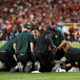 Dan Lanning Says Dante Moore Moving After Hospitalization in Oregon's Win Over USC