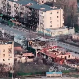 Oleshky airdrop: Ukraine sends food to 2,000 trapped civilians